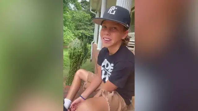 Video thumbnail for Supportive Older Brother Helps Younger Sibling Make Baseball Team | Happily TV