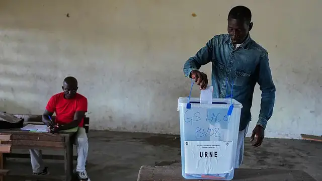 'Video thumbnail for Ivory Coast: vote counting in the presidential election has begun'