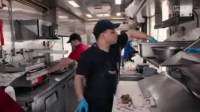 Video thumbnail for Turning Cuban Street Food into a Restaurant Empire