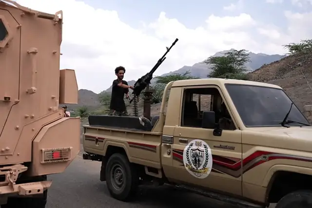 Video thumbnail for Fighting intensifies across Taiz: Government army and Houthis clash on multiple fronts