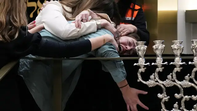 Video thumbnail for Bondi Beach shooting: Funerals begin as investigation continues