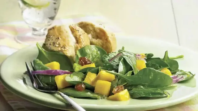 Video thumbnail for Mango Spinach Salad Recipe
