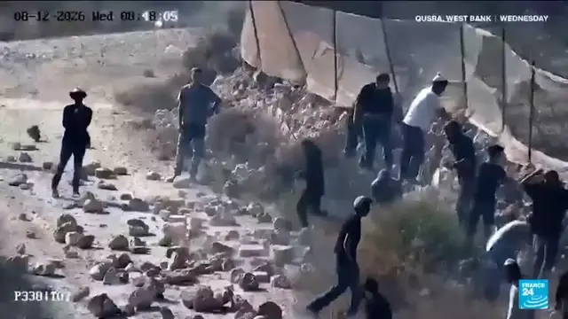 Video thumbnail for Israel sends troops to West Bank homes besied by settles