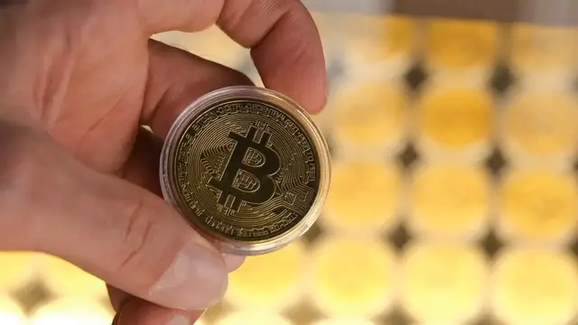 Video thumbnail for Türkiye: Bitcoin surges over 11%, tops $70,000 for 1st time in more than 2 months.