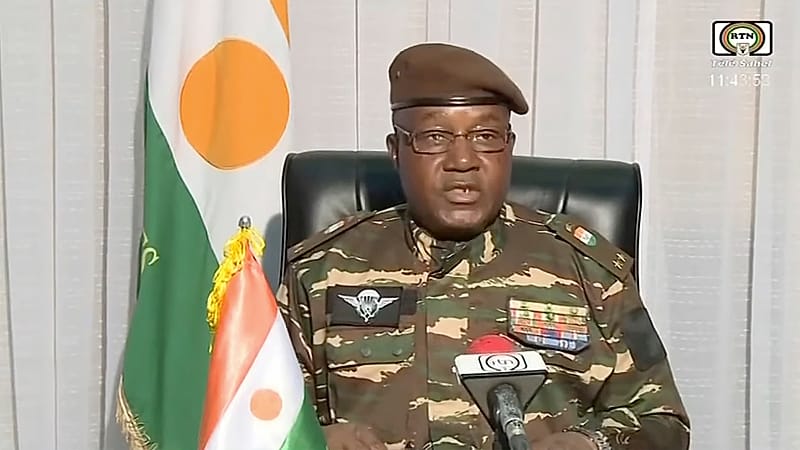 Video thumbnail for Condemnation and support after Niger bans French broadcasters