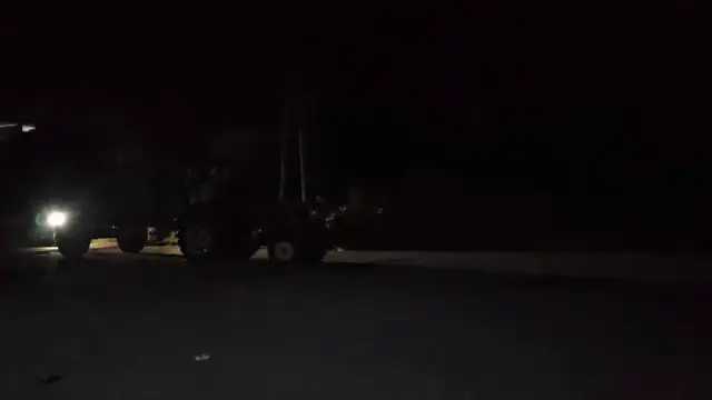 Video thumbnail for Syria: Residents block roads after Israeli forces withdraw from border village in southern Syria.