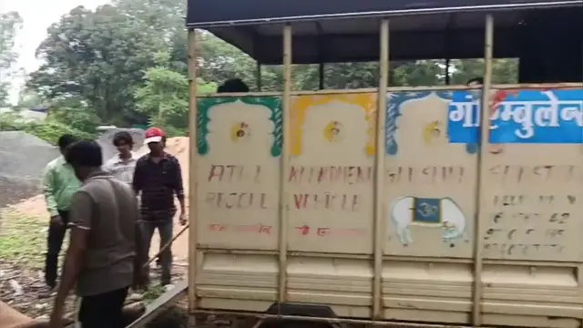 Video thumbnail for India: Social organisation rescued a cow met with an accident in Shahdol, Madhya Pradesh.