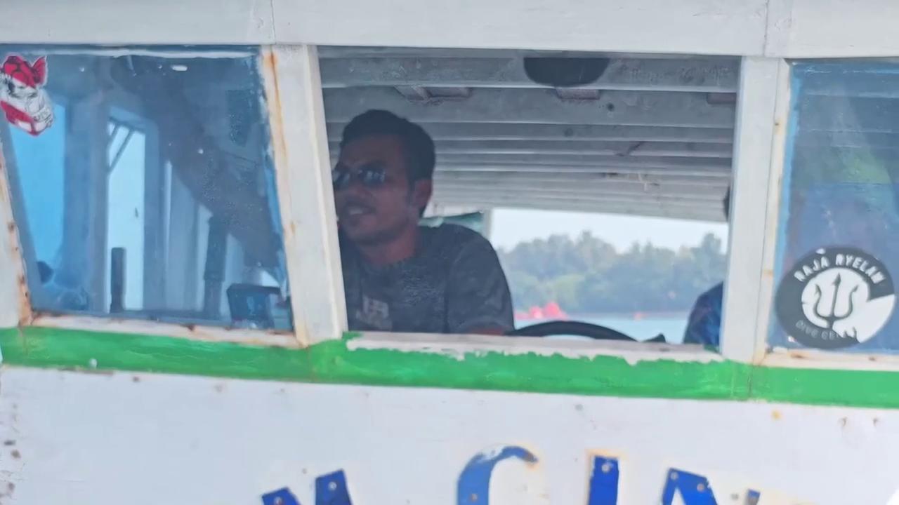 Video thumbnail for Indonesia: Tsunami warning lifted in Jakarta.