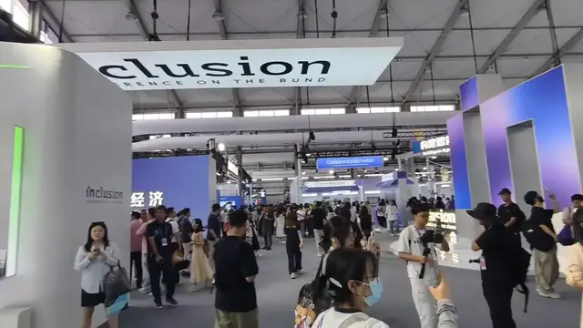 Video thumbnail for China: Robots Commercial Application 9.