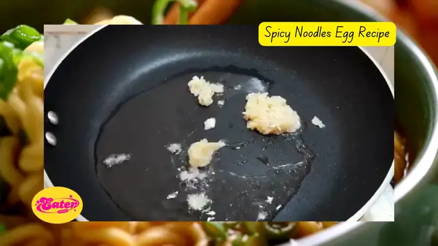 Video thumbnail for Spicy Noodles With Egg and Vegetables Recipe