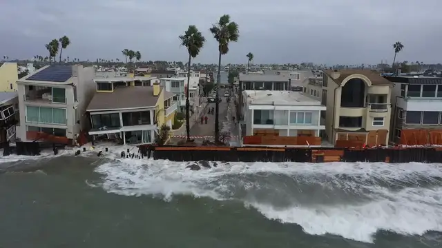 Video thumbnail for US: Tropical Storm Rachel Slams Long Beach Peninsula 3.