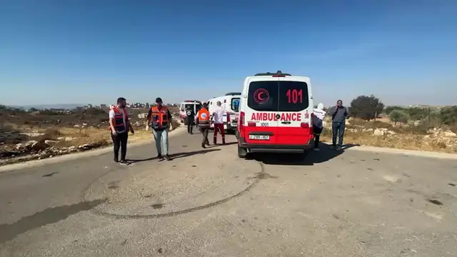 'Video thumbnail for Ambulances waiting for permission to enter al-Baten'
