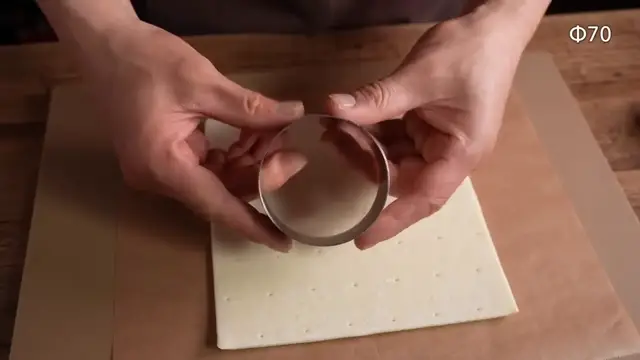 Video thumbnail for Pearl Puff and Cassis Bonbon Chocolat 真珠貝のパイとカシスのボンボンショコラ  asmr  valentinesday(720P HD)