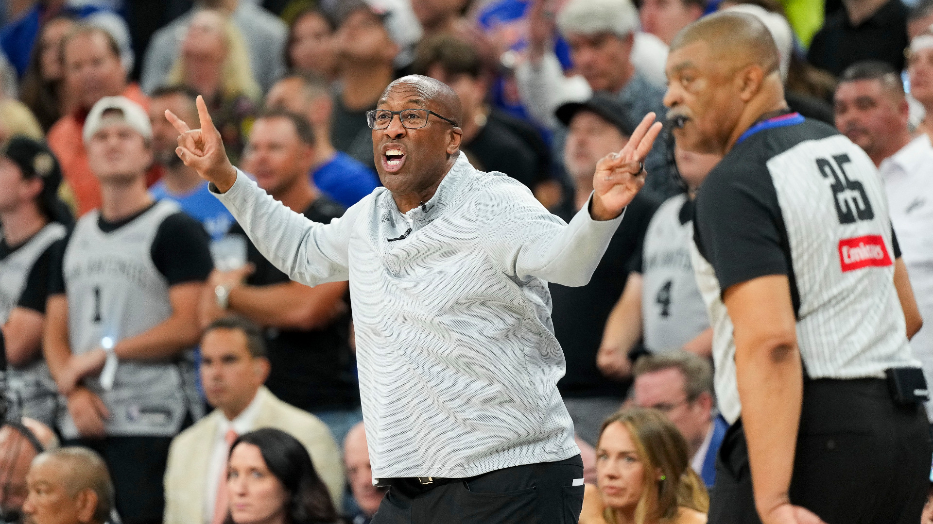 Video thumbnail for Mike Brown's Impact as Knicks Coach: Leading with Accountability