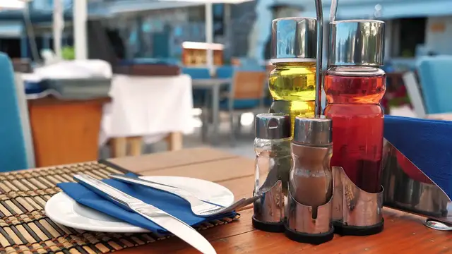 Video thumbnail for Elegant Formal Table Setting Guide