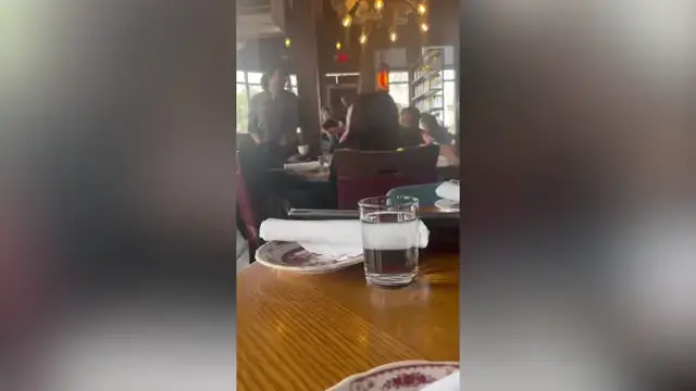 Video thumbnail for Childhood Bestie Who Moved Away Surprises Friend In Restaurant | Happily TV