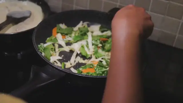 Video thumbnail for Simple Chicken And Vegetable Stir-fry Recipe