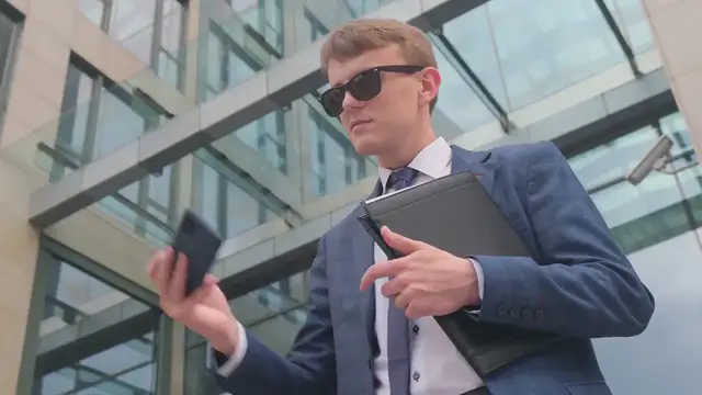 Video thumbnail for Facebook Marketing Hacks for Small Businesses