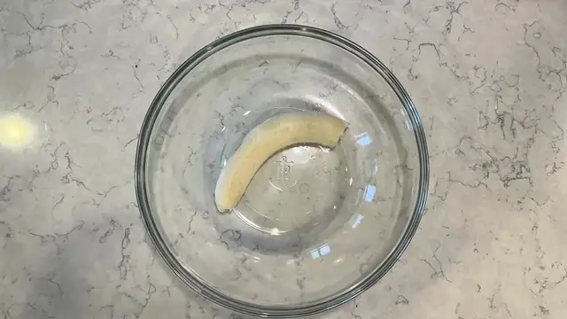 Video thumbnail for 5 Recipes with Ripe Bananas   Don t Waste Overripe Bananas   Molly Purcell(720P HD)