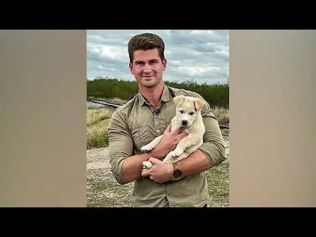 Video thumbnail for Bill Melugin FOX 11 Wife, Bio, Wiki, Age, Salary, Parents, Model and Net Worth