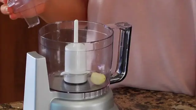 'Video thumbnail for How To Make Hummus (720p 30fps)'
