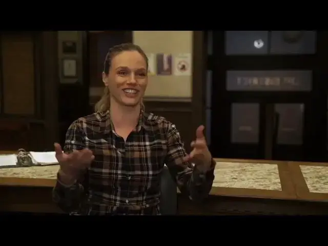 Video thumbnail for Tracy Spiridakos (Chicago PD) y su escena en el frio rio | Estereofonica