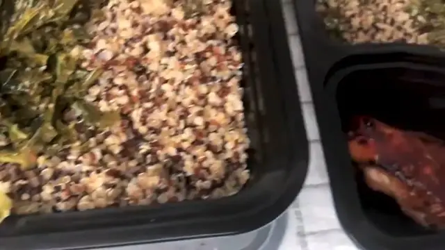 Video thumbnail for HOW TO MEAL PREP FOR WEIGHT LOSS (Baked Honey Garlic Chicken Breast, Toasted Quinoa & Sauteed Kale)