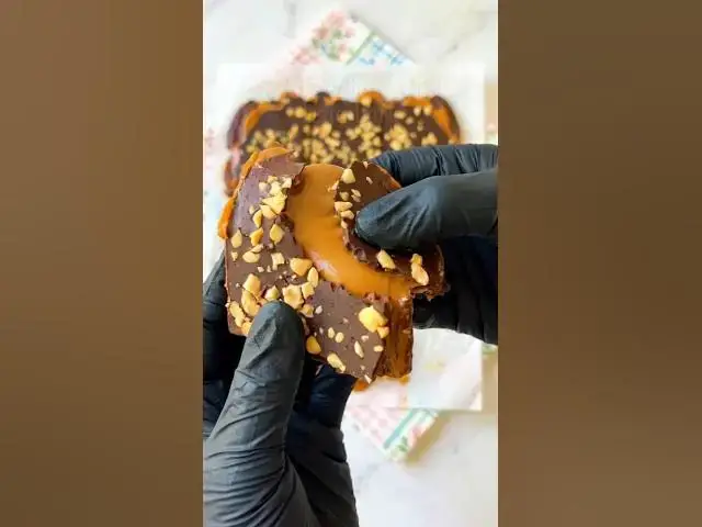 Video thumbnail for Viral Snickers Date Bark | Easy No-Bake Dessert #easyrecipes #easydessert #viralrecipe