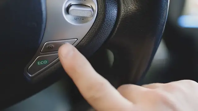 Video thumbnail for Innovative Safety Features in the Latest Car Models