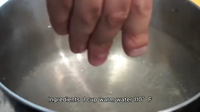 Video thumbnail for thin crust pizza dough recipe