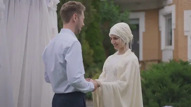 Video thumbnail for **"Kaley Cuoco Announces Engagement to Ozark Star Tom Pelphrey: 'We're Ready to Build a Life Together'"**