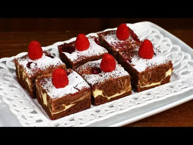 'Video thumbnail for Negresă cu cheesecake și zmeură'