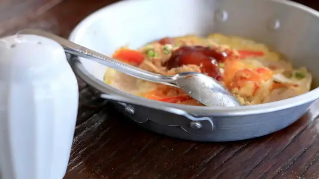 Video thumbnail for shrimp and grits recipe