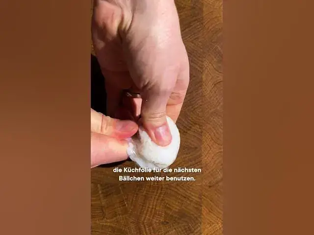 Video thumbnail for Leckere Sushi-Reisbällchen in nur 3 Schritten #shorts