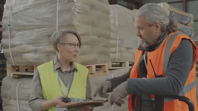 Video thumbnail for Amazon announces 'largest reduction in plastic packaging,' doing away with air pillows