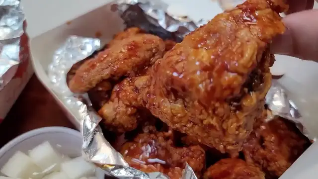 'Video thumbnail for Korean fried chicken with 2 sauce options - mild and spicy! Viewers say 'Better than restaurants.' (720p 30fps)'