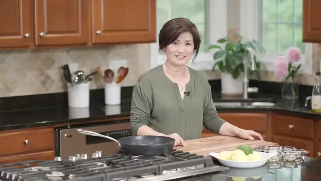 'Video thumbnail for Soy Braised Potatoes (Gamja Jorim, 감자조림) -- Quick, easy and delicious! (720p 24fps)'