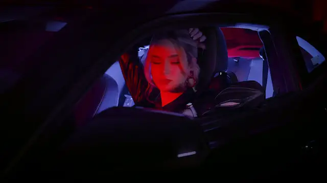 Video thumbnail for Young Stylish Woman