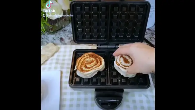 'Video thumbnail for 5 EASY Desserts anyone can make _ Quick   Easy Desserts(720P_HD)'