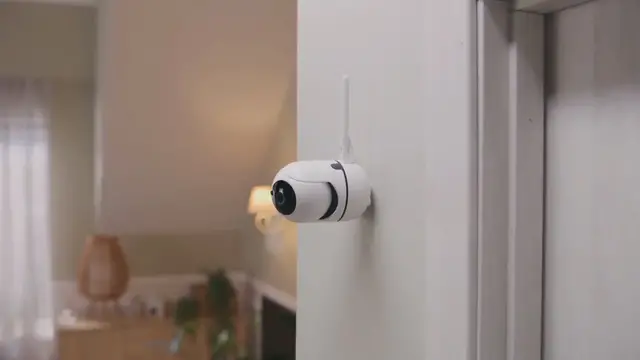 Video thumbnail for The Pros and Cons of Smart Home Security Systems