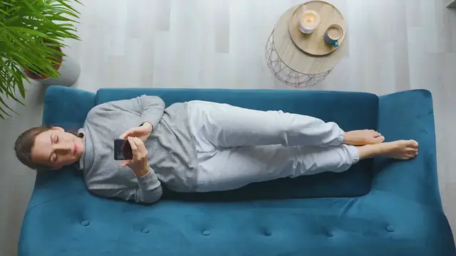 Video thumbnail for Taylor Swift Challenges Land on TikTok With Digital Collectibles Up for Grabs