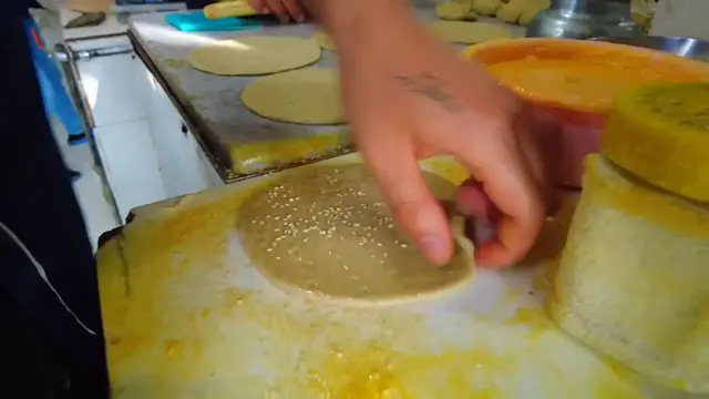 Video thumbnail for Amazing Fatir Bread Baked in Clay Oven ｜ Persian Breads
