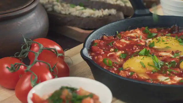 Video thumbnail for Vegan Chickpea Shakshuka Recipe