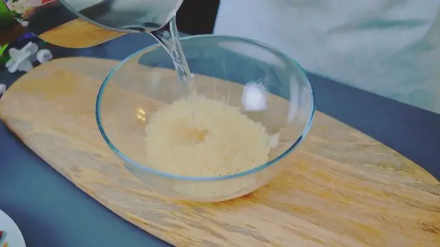 Video thumbnail for Onigiri with Rice Balls Recipe