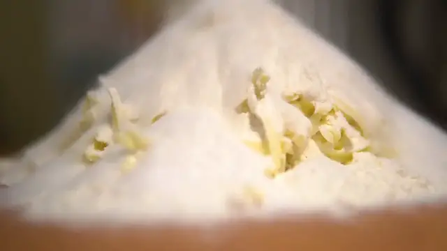 Video thumbnail for Real Strawberry Frosting: The Sweetest Way to Happiness