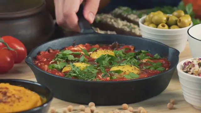 Video thumbnail for Middle Eastern Shakshuka Delight
