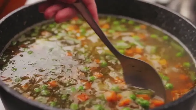 Video thumbnail for What Happens If You Eat Only Soup for 7 Days?