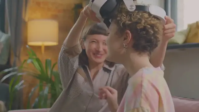 Video thumbnail for The Role of Augmented Reality (AR) in Retail and E-Commerce