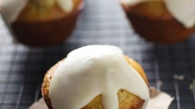 Video thumbnail for Lemon Muffins with Chia Seeds and Honey Glaze recipe