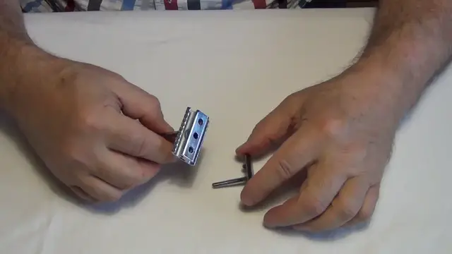 Video thumbnail for Merkur Progress 500 Rasierhobel